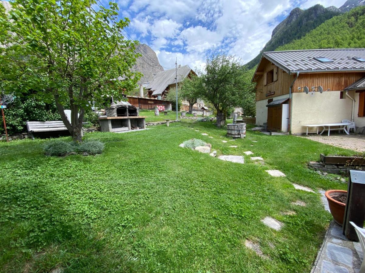 L Alpin Bel Appartement Avec Terrasse Dans Vieille Ferme De Montagne Renovee Les Orres Exterior photo
