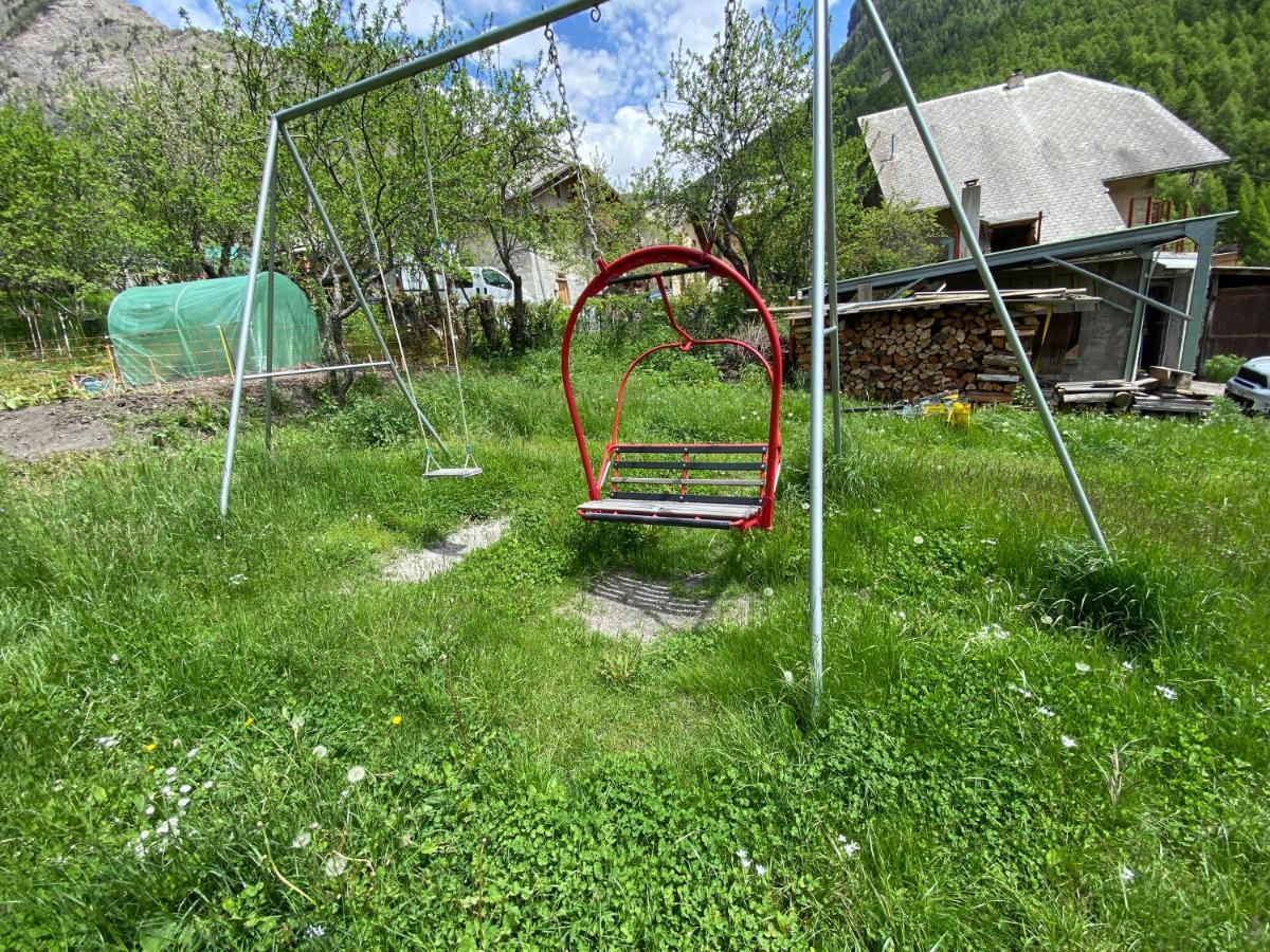 L Alpin Bel Appartement Avec Terrasse Dans Vieille Ferme De Montagne Renovee Les Orres Exterior photo