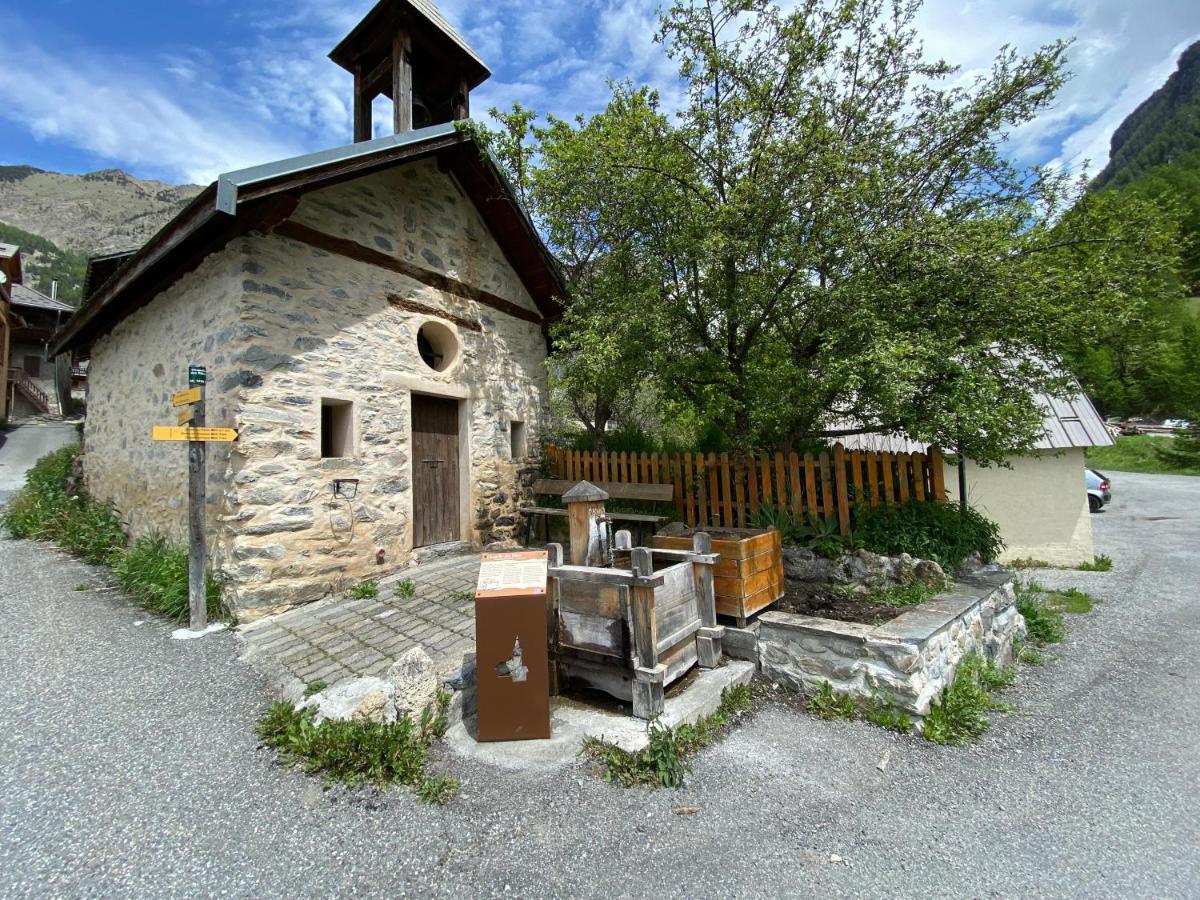 L Alpin Bel Appartement Avec Terrasse Dans Vieille Ferme De Montagne Renovee Les Orres Exterior photo