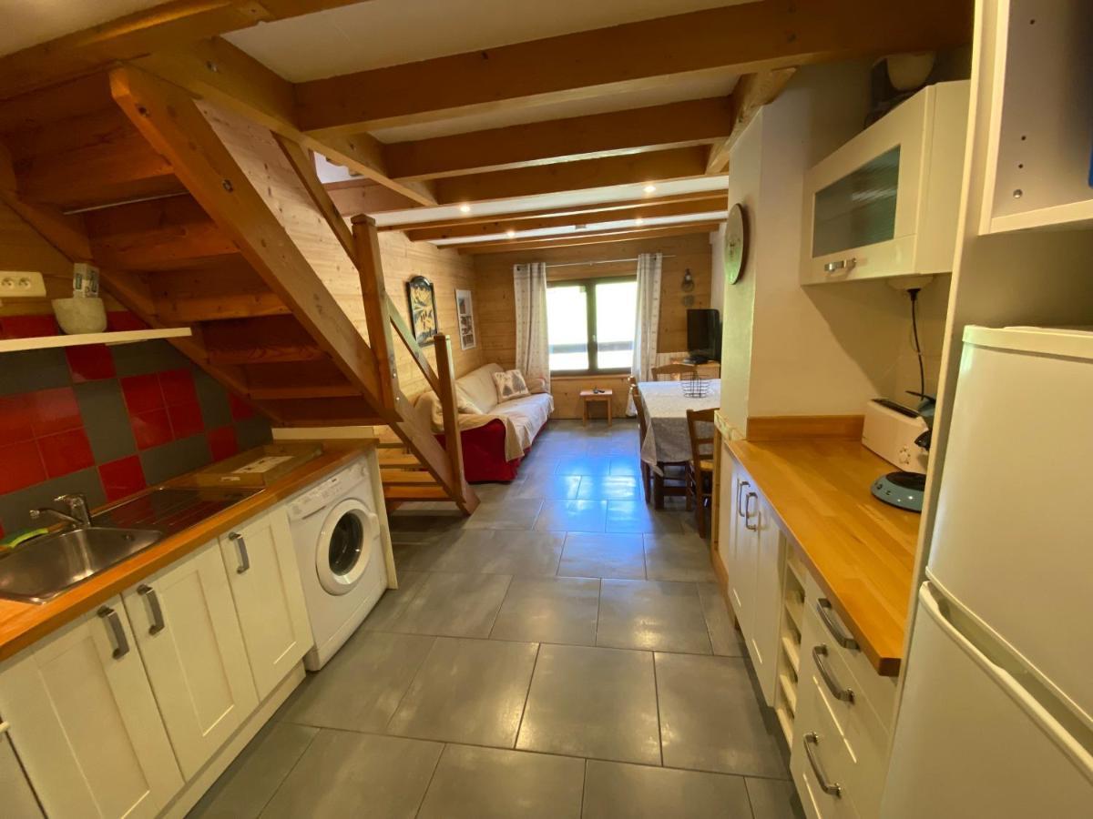 L Alpin Bel Appartement Avec Terrasse Dans Vieille Ferme De Montagne Renovee Les Orres Exterior photo