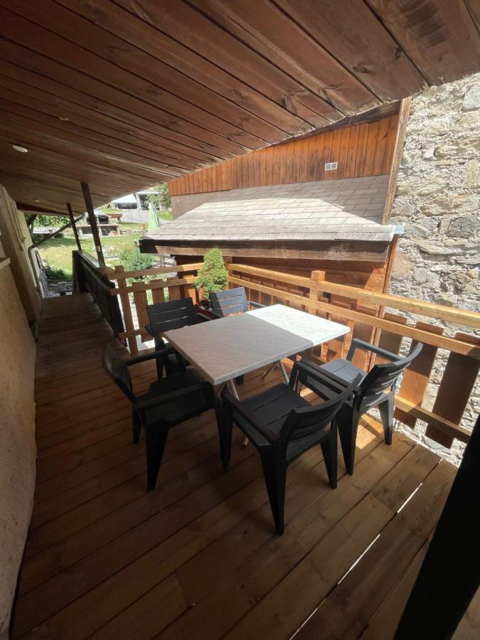 L Alpin Bel Appartement Avec Terrasse Dans Vieille Ferme De Montagne Renovee Les Orres Exterior photo