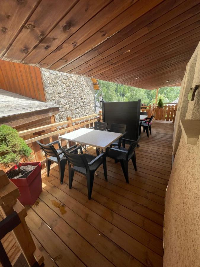 L Alpin Bel Appartement Avec Terrasse Dans Vieille Ferme De Montagne Renovee Les Orres Exterior photo